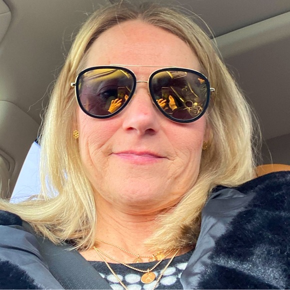 Meet your Posher, Catherine - Picture 1 of 1